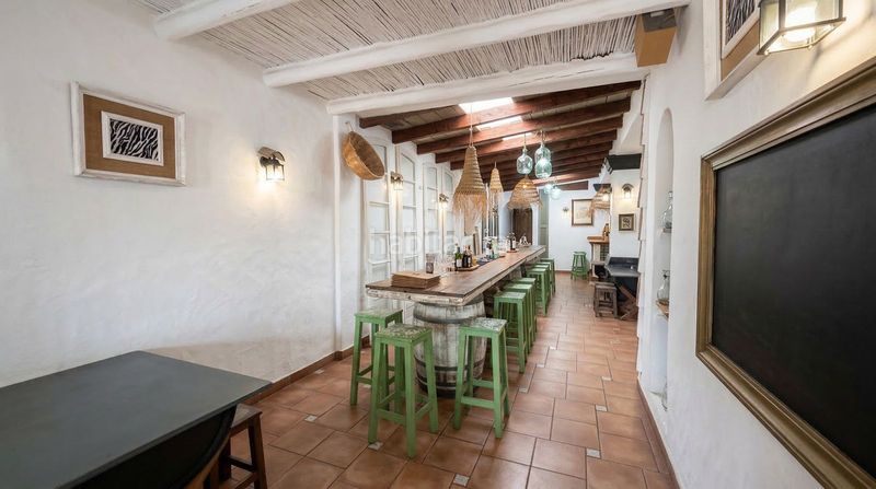 Foto 29706464-1c4a-4c2f-8d4a-b4f85ea7e9c5. Local comercial a Coín