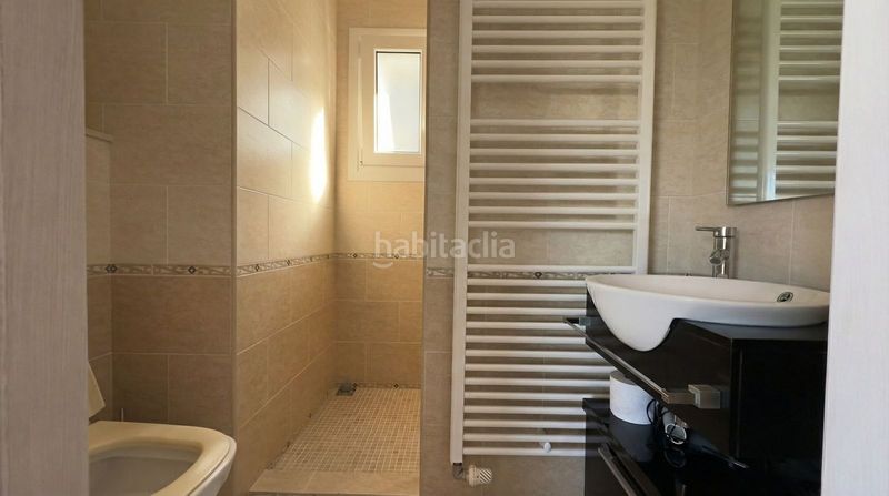 Foto 2a893d2a-c3e5-4582-8a57-6a134a1db924. Xalet amb aparcament piscina a Guaro