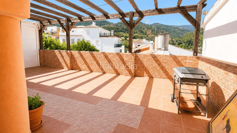 Foto 0a1818ee-3e21-4746-a0df-ac180928a5bc. Casa adossada a Tolox