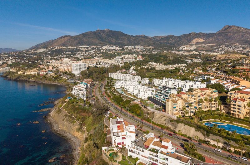 Foto ba31bb3f-fbaf-4f07-a2d8-34e32c3ce4e4. Àtic amb aparcament piscina a Hacienda Torrequebrada Benalmádena