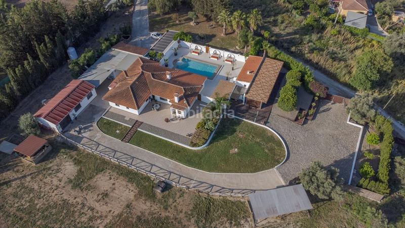 Foto da6838e3-f99c-4923-8a81-cc1bd779d45e. Masia amb aparcament piscina a Coín