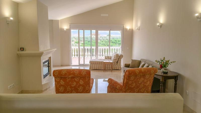 Foto 71d6d19d-ebdf-4cb1-9afc-813e8de7a115. Masia amb aparcament a Coín