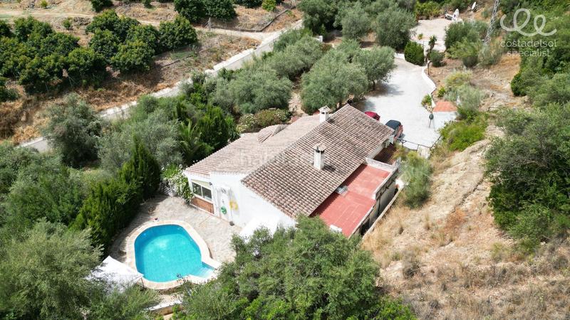 Foto 081bd8de-2c63-4bc5-a585-6c36e826c703. Masia amb aparcament piscina a Comares
