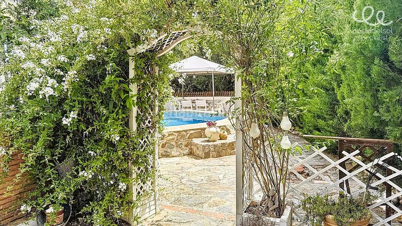 Foto 8c9cad8a-446f-4a5f-9b52-7265f2a2628e. Masia amb aparcament piscina a Comares