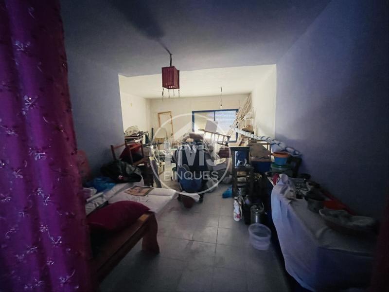 Foto 0a54c5c9-3ae6-4574-aaaf-4133e45c2b4e. Local comercial local+vivienda en av. principal en Miami Platja