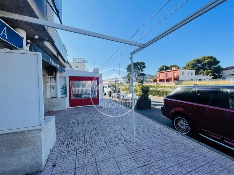 Foto 8fb59a7a-c64c-409b-9aef-6ca1afe2955f. Local comercial local+vivienda en av. principal en Miami Platja