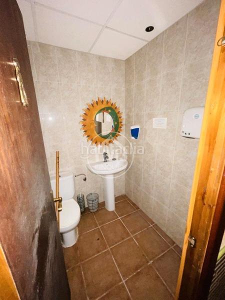 Foto c9b0f9b1-bbda-46f3-8c0e-6c79b5f435a9. Local comercial local+vivienda en av. principal en Miami Platja