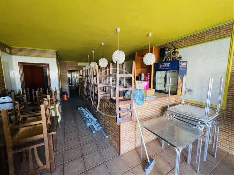 Foto ebbe58a4-e1be-40cd-95f8-99a30c41da31. Local comercial local+vivienda en av. principal en Miami Platja