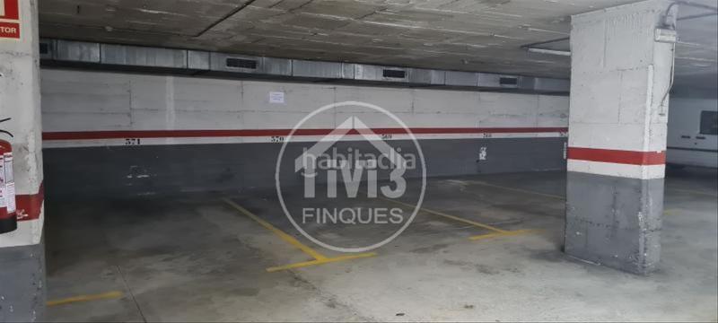 Foto 7f0b76c5-44dc-41ac-ad67-88fc8dc3db7f. Parking voiture dans Sant Joan-TV3 Sant Joan Despí