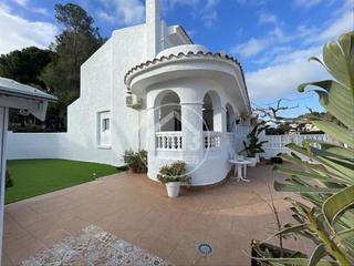 Casa adossada a Pino Alto. Adosado en 2ª línea de mar