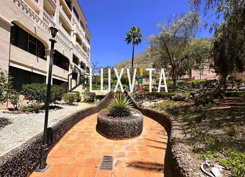 Foto 6d1f9bce-8dc0-4b18-b648-1b262e4fe525. Apartament amb piscina a Los Cristianos Arona
