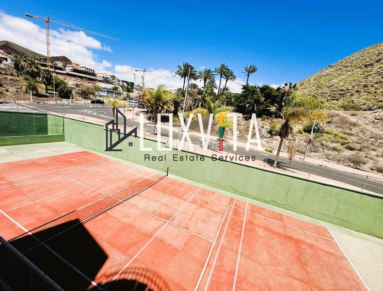 Foto 72b2559e-f71e-4c72-9e09-ee6e50ddb573. Apartament amb piscina a Los Cristianos Arona