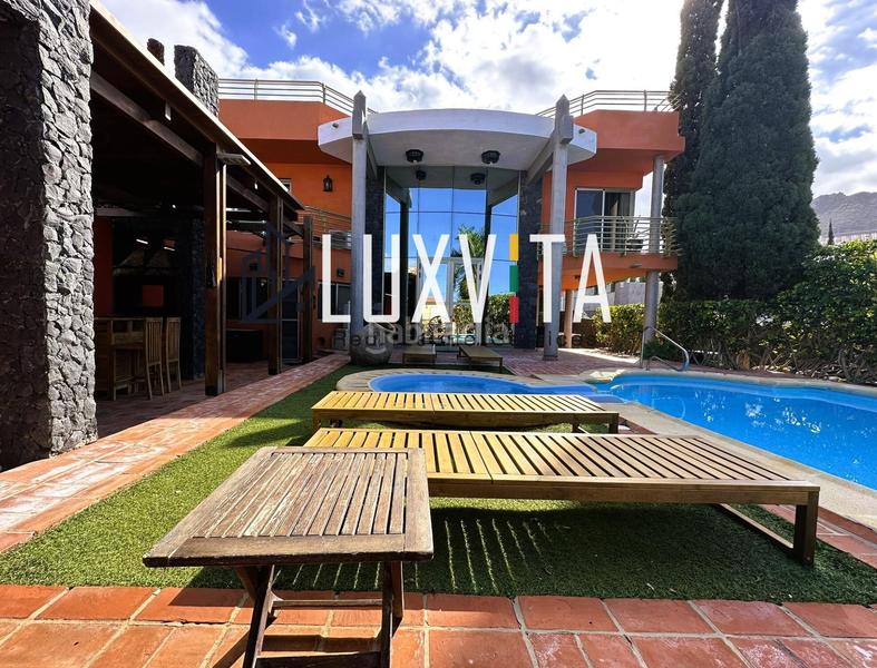 Foto 4d43f3a4-388d-4238-b620-9444335da9b5. Xalet amb calefacció aparcament piscina a Playa Fañabé Alto Adeje