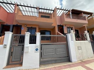 Casa adossada  Calle jarcias las. Amplio adosado totalmente reformado en adeje