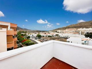 Apartament  Calle hmno pedro de bethencourt. Atico duplex en el centro de los cristianos con vistas al mar