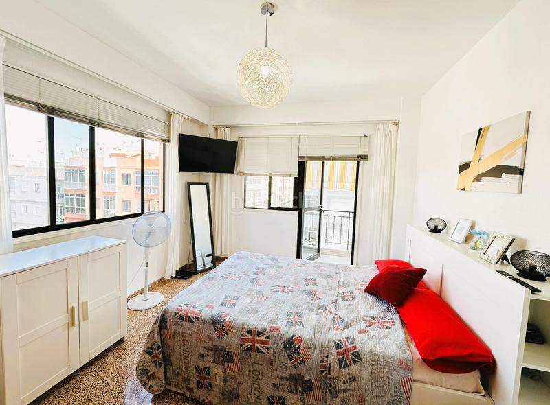 Foto 75013f3e-a125-47c5-879b-1f8de0b372e7. Apartamento en calle felipe pedrell 19 oportunidad única ! amplio apartamento de 4 dormitorios en cruz del señor en Santa Cruz de Tenerife