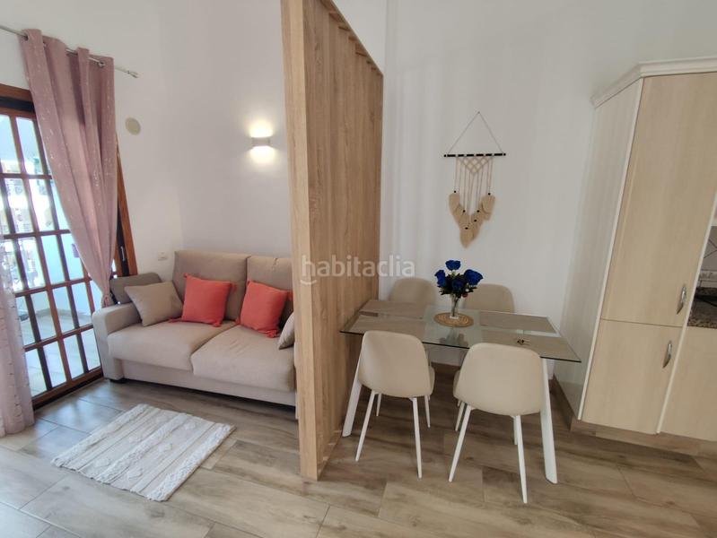 Foto 49c95bb6-b22e-48cf-acdc-8c3d7f3ff19a. Apartamento en calle rodeo 9 encantador apartamento en Los Cristianos con licencia vacacional ideal para inversión en Arona
