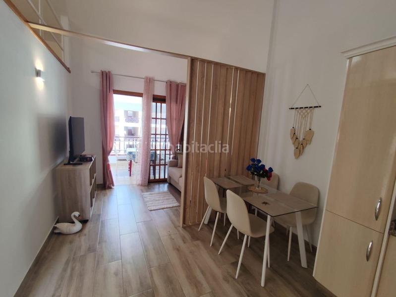 Foto 5c123b37-6437-4f3b-b700-54d002d31a4d. Apartamento en calle rodeo 9 encantador apartamento en Los Cristianos con licencia vacacional ideal para inversión en Arona