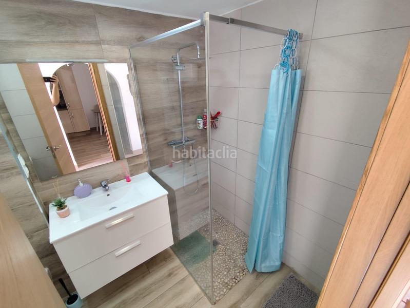 Foto 84f97936-51f0-4761-b4d7-97fc26900a65. Apartamento en calle rodeo 9 encantador apartamento en Los Cristianos con licencia vacacional ideal para inversión en Arona