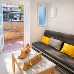 Oficina  Avenida pueblos de los. Local adaptado a vivienda en san eugenio  costa adeje