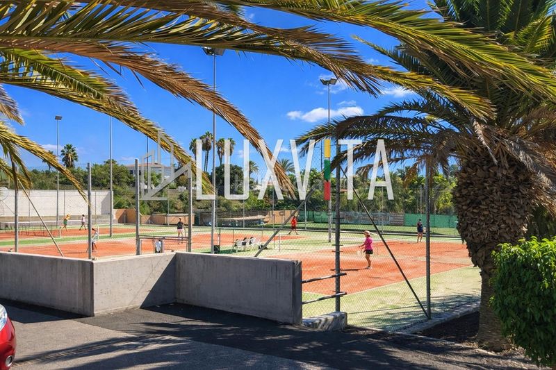 Foto 8a526dd4-b055-47b4-8c8c-b96e075fd607. Apartament amb aparcament piscina a Costa del Silencio Arona