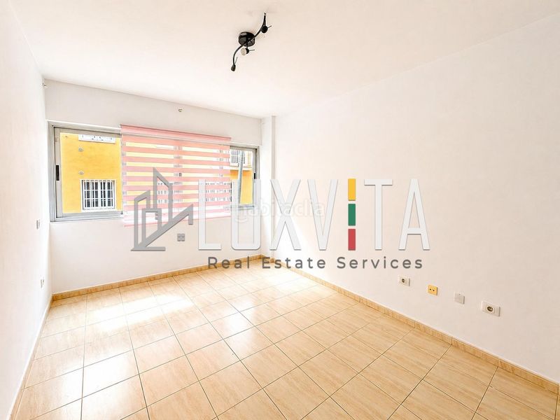 Foto e368bddc-2646-45b0-a00c-a97cf119c3e3. Apartament amb aparcament a Alcalá Guía de Isora