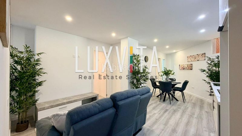 Foto 3b35d6f1-2393-4f9d-874e-c89f51deb9f7. Apartament amb piscina a Los Cristianos Arona