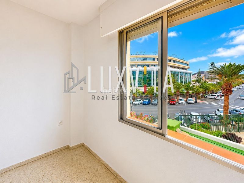 Foto 0e017f00-3ea2-4575-b5e9-665b5d6416ff. Apartament amb aparcament piscina a Los Cristianos Arona
