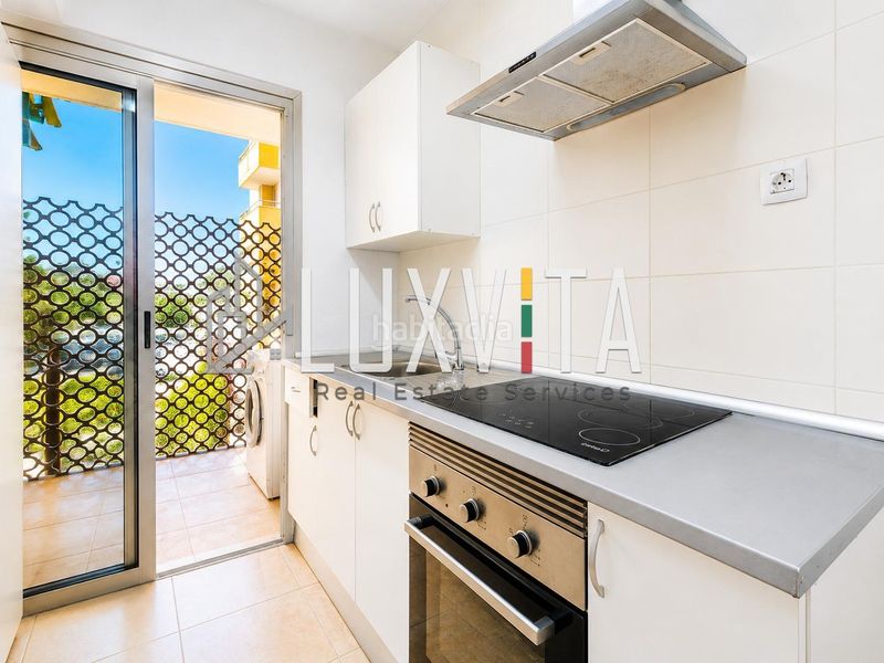 Foto 1a970cc8-63a8-4f1a-90d5-2ce7603906e0. Apartament amb aparcament piscina a Los Cristianos Arona