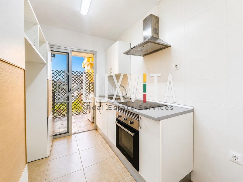 Foto fdd9028e-c040-4ab3-9b89-0975e1387bae. Apartament amb aparcament piscina a Los Cristianos Arona