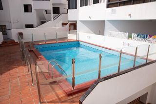 Miete Appartement  Calle montañita. Piso reformado de 2 habitaciones en los cristianos con piscina
