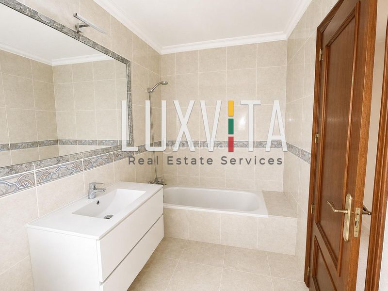 Foto 6123cf10-246e-41ff-a312-bd0890ac4466. Àtic amb aparcament a Guargacho Arona