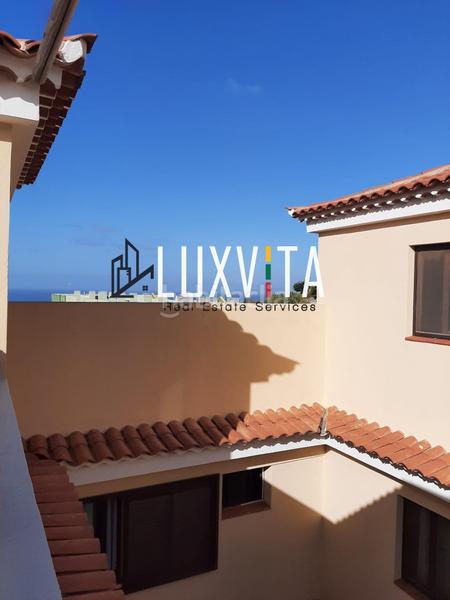 Foto 98b8976f-f93c-4fe1-9d03-7a9da7f05aef. Maison jumelée dans calle del cardón 5 dans Playa Fañabé Alto Adeje