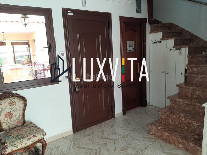 Foto b27b57b6-cc5f-4206-8ace-bef5cfb52240. Maison jumelée dans calle del cardón 5 dans Playa Fañabé Alto Adeje