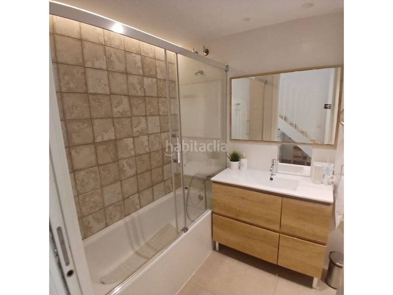 Foto 08e53d18-c180-4be2-91f8-12e075d3e11d. Casa amb calefacció aparcament a Ca n'Aurell Terrassa