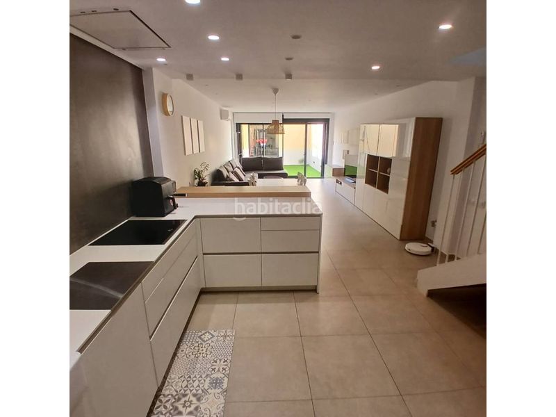 Foto 37377045-99f5-4612-8569-1fc885e35b55. Casa amb calefacció aparcament a Ca n'Aurell Terrassa