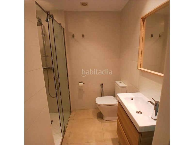 Foto 3e54a59a-8a9c-4881-b25e-49d9fb764931. Casa amb calefacció aparcament a Ca n'Aurell Terrassa