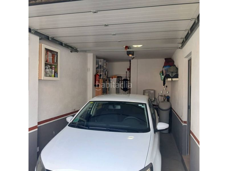 Foto 3f79484c-de4b-4646-84b2-ff641d861d09. Casa amb calefacció aparcament a Ca n'Aurell Terrassa