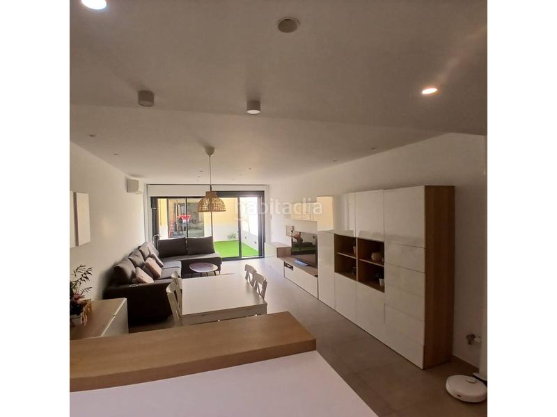 Foto 88716d59-3347-47fd-bc52-04efe93a9efb. Casa amb calefacció aparcament a Ca n'Aurell Terrassa