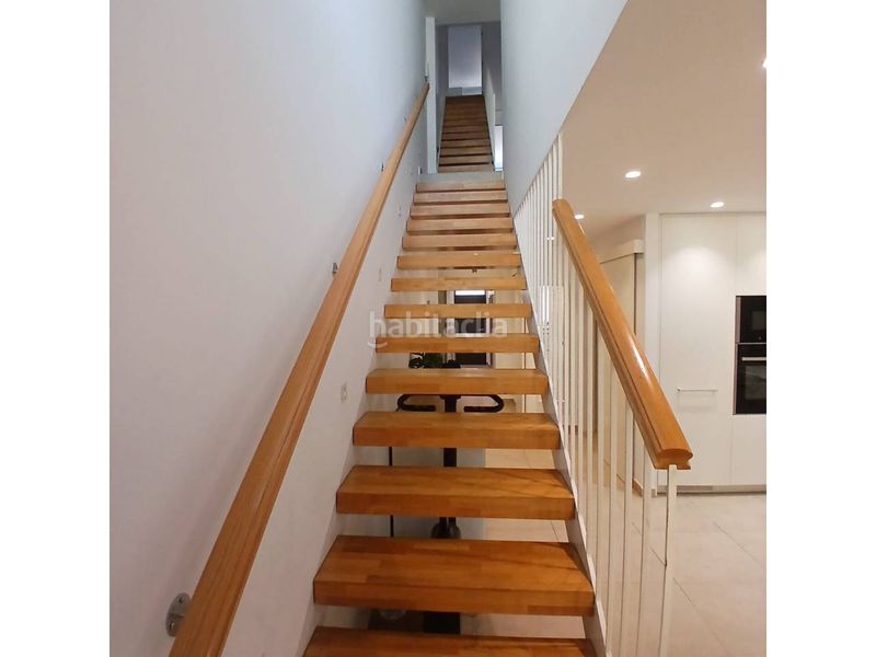 Foto 9d9d1db4-5080-40a9-b16d-943e41d45a56. Casa amb calefacció aparcament a Ca n'Aurell Terrassa