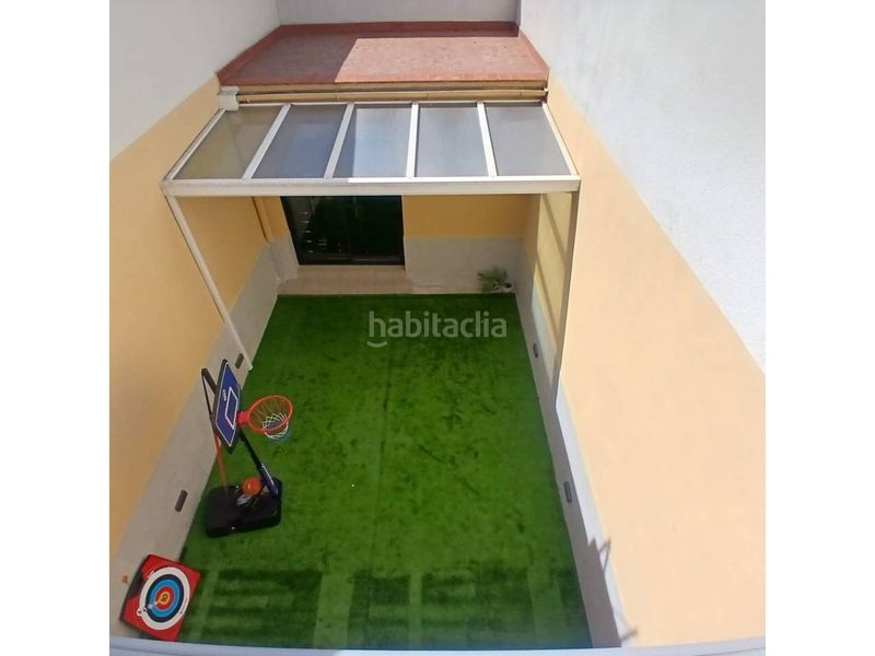 Foto a8313fd8-1b65-4527-9af1-fbf1f0d569c3. Casa amb calefacció aparcament a Ca n'Aurell Terrassa