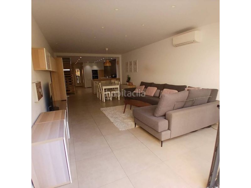 Foto ed64c381-0549-431a-9a96-e90d8b656fc5. Casa amb calefacció aparcament a Ca n'Aurell Terrassa