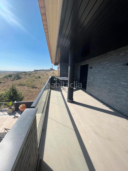 Foto bcf63ad4-5e2e-420e-88cf-4abc0735f77c. Chalet de diseño en Ruta de la Plata Cáceres