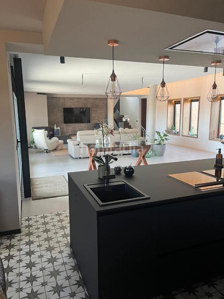 Foto d7d83611-c678-4c33-92c9-749a17a3a20a. Chalet de diseño en Ruta de la Plata Cáceres