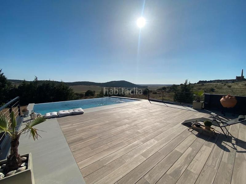 Foto da199c45-2e96-42e5-848a-e721e637aa6a. Chalet de diseño en Ruta de la Plata Cáceres