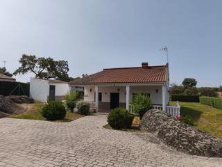 Xalet a Valdesalor - Rincón de Ballesteros. Chalet con piscina