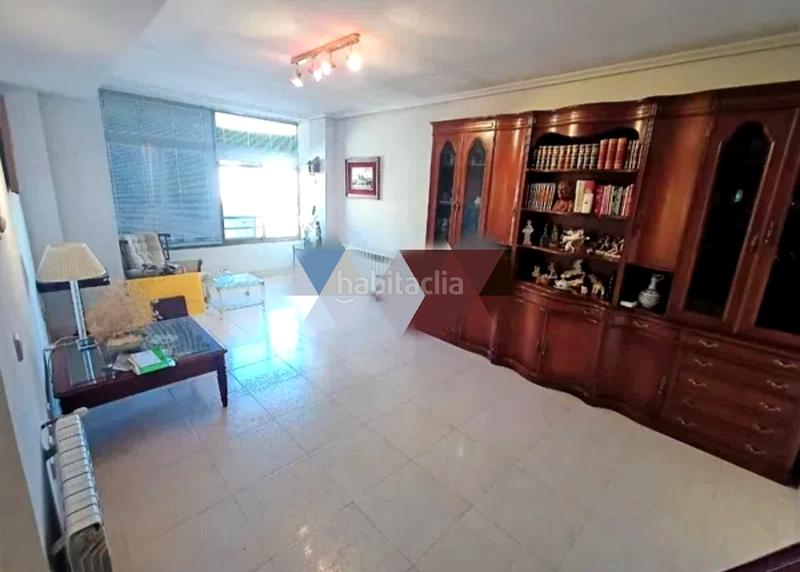 Foto b6826fcb-2222-4925-9907-be66c31011bd. Penthouse with heating parking in Centro Cáceres