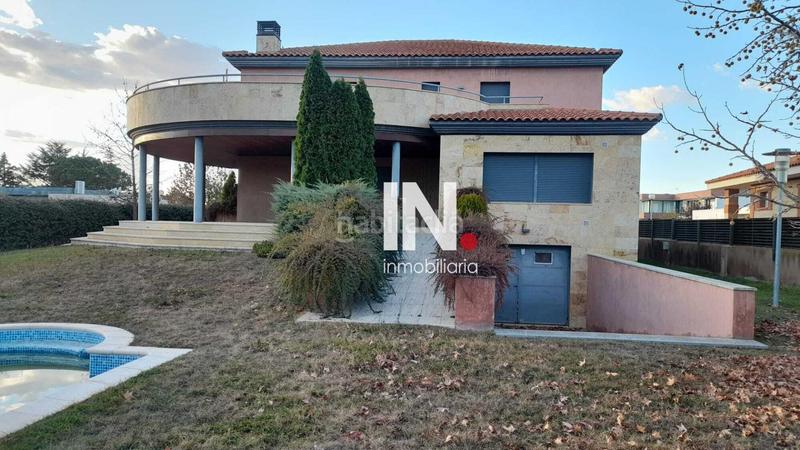 Foto 76dbb89d-f92a-4ca9-bcb4-3bedb816356e. Xalet amb aparcament piscina a Alpicat