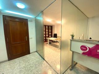Oficina  Del bisbe messeguer. Altillo comercial en venta