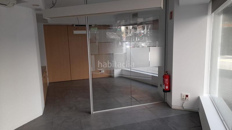 Foto dfc3a3b1-0d73-4fd8-baec-1282412b5573. Alquiler local comercial en del bisbe ruano 9 local esquinero en alquiler zona alta en Lleida